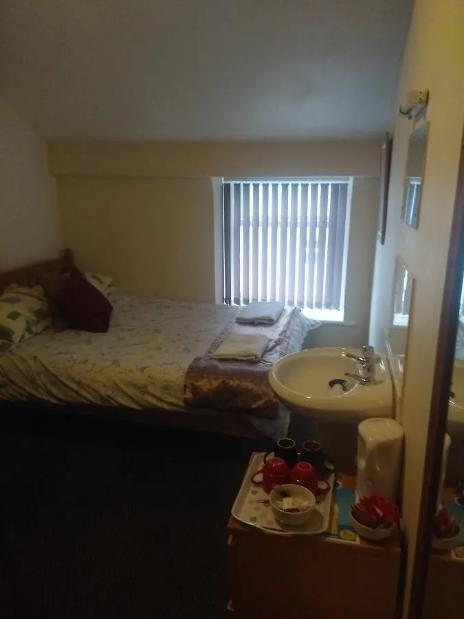 Lark Inn Blackpool 3*,