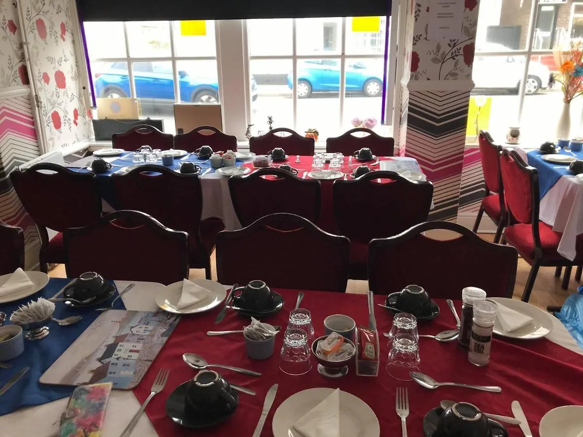 *** Guest house Lark Inn Blackpool United Kingdom
