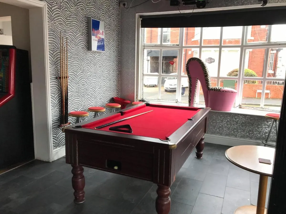 Lark Inn Blackpool Guest house