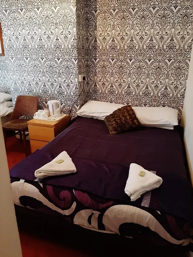 Lark Inn Blackpool Guest house